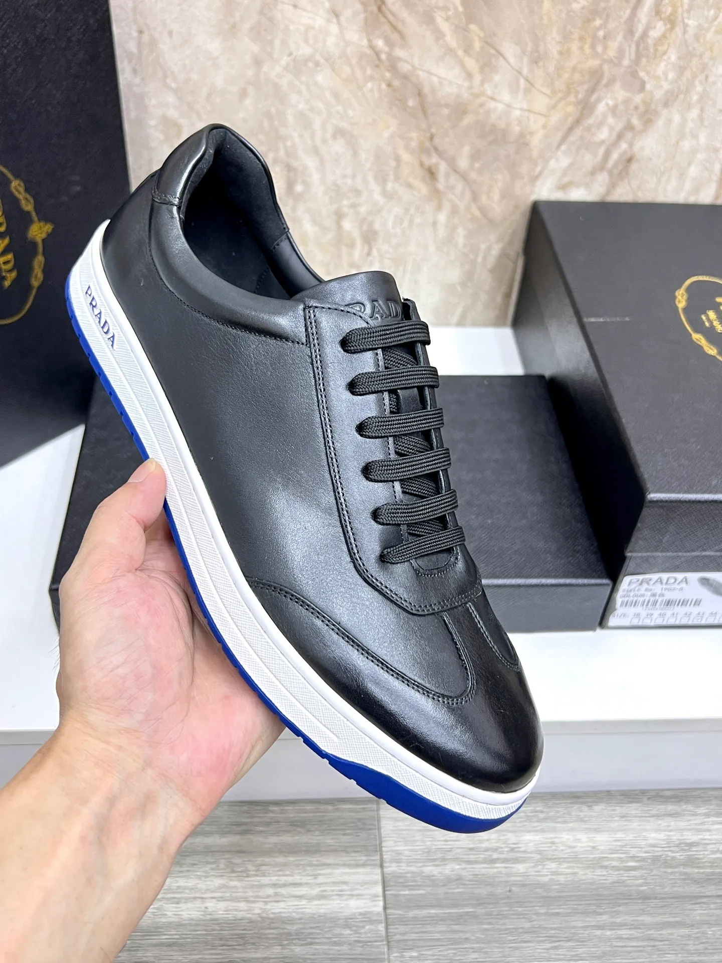 💰620 Prada classic men’s lace-up casual shoes｜Imported cowhide upper｜Layered stitching design on the upper Lightweight and breathable｜Soft and comfortable｜PRADA letters on the side｜Distinctive sporty style Showing the brand style｜Lightweight embossed rubber sole｜With cowhide foot pad lining｜Excellent foot feel Fashionable and elegant｜Size: 38-44 (customized at 45)